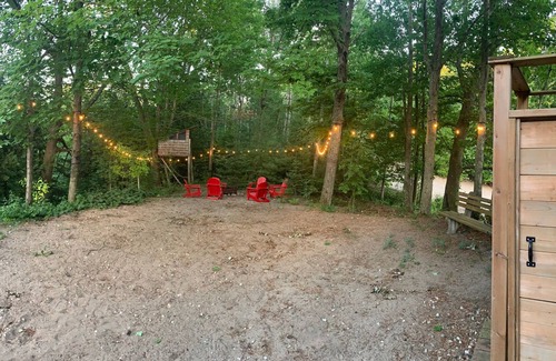 Tiny Cottage | Private 3 bedroom, 1 bath cottage in Woodland Beach