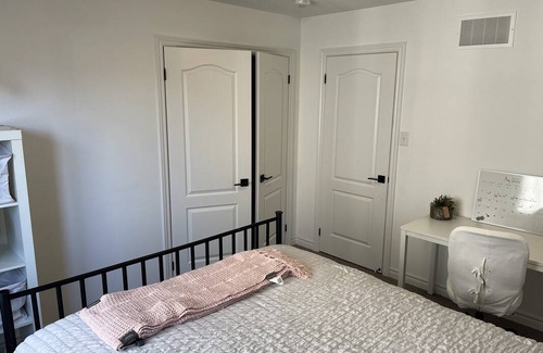 Collingwood Resort | Private room ∙ 1 guest