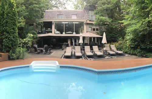 Clarkson-Lorne Park Resort | Private room ∙ 1 guest