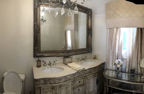 Clarkson-Lorne Park Resort | Private room ∙ 1 guest