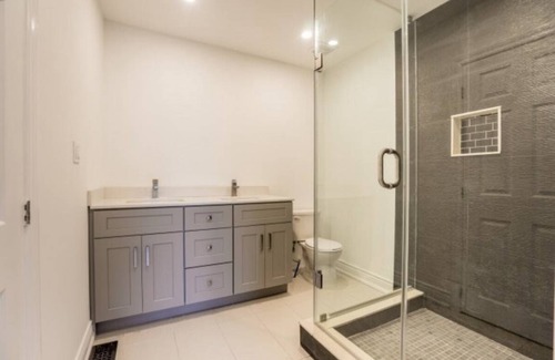York Regional Municipality Resort | Private room ∙ 1 guest