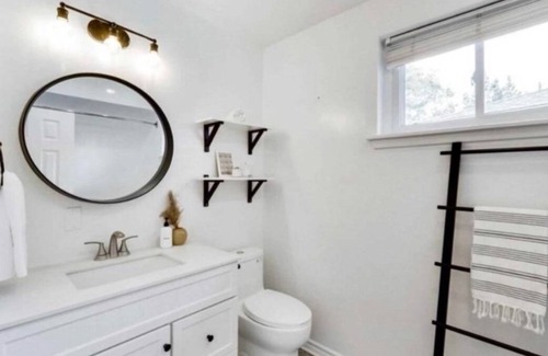 Clarkson-Lorne Park Resort | Private room ∙ 2 guests