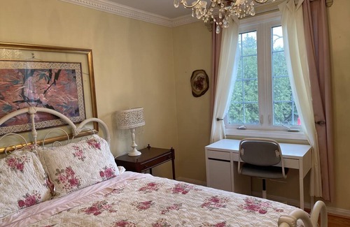 Clarkson-Lorne Park Resort | Private room ∙ 2 guests