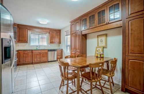 Bathurst Manor Resort | Private room ∙ 1 guest