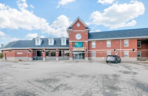 Point Edward Hotel | Quality Inn Sarnia