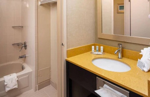 Windsor Hotel | Quality Inn & Suites Downtown
