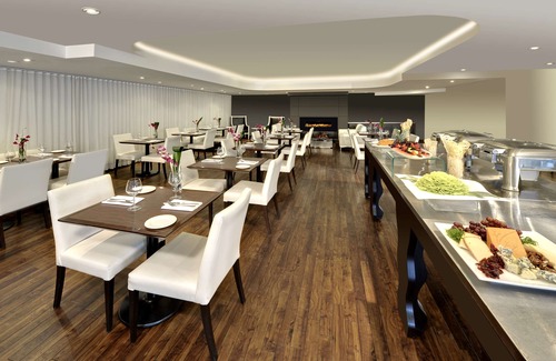 Central Waterfront Hotel | Radisson Blu Toronto Downtown