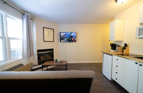 Dwight Cabin | Rare Muskoka Chalet Suite - A1