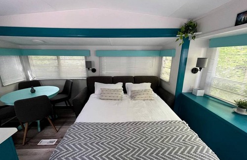 Miller Lake RV Rental | Recreational vehicle (RV) ∙ 1 bedroom ∙ 4 guests