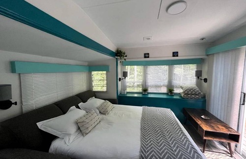 Miller Lake RV Rental | Recreational vehicle (RV) ∙ 1 bedroom ∙ 4 guests