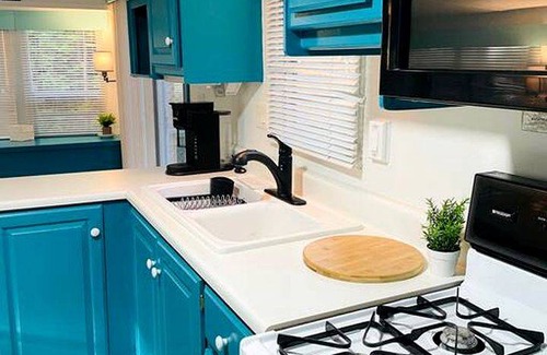 Miller Lake RV Rental | Recreational vehicle (RV) ∙ 1 bedroom ∙ 4 guests