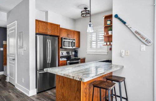 The Blue Mountains House | Rustic Retreat at Blue Pool Hot Tub Golf Ski