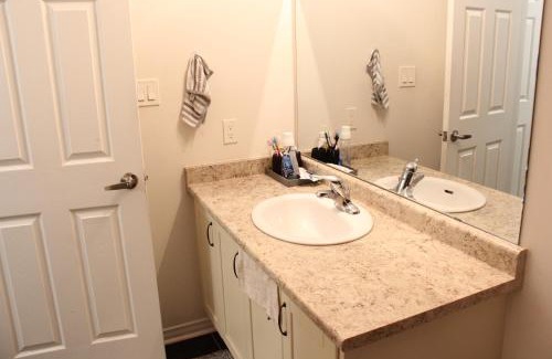 Lakeview House | Sandell Place