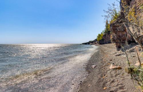 Tofte House | Ski, Hike, Bike, Relax Tofte Townhome with Deck!