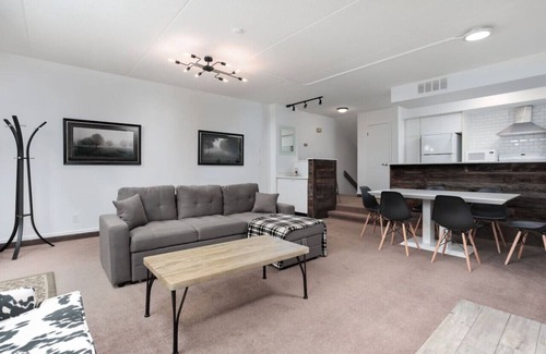 The Blue Mountains Apartment | Ski In/Ski Out Cachet Crossing Chalet, Sleeps 6