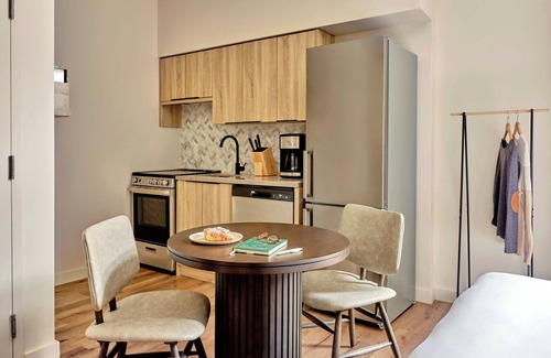 St. Lawrence Apartment | Sonder by Marriott Bonvoy The Nealon Apartments