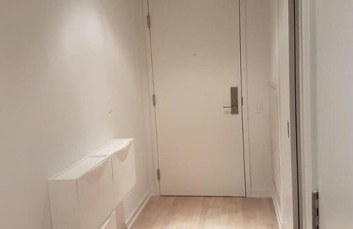 St. Lawrence Apartment | Spacious 1 Bedroom Condo - Downtown Toronto -