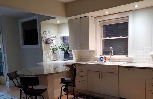 Riverdale Apartment | Spacious 2 bedroom apartment, in the heart of Greektown.