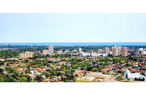 Downtown Mississauga Condo | Spacious 2BR & 1BTH - Mississauga Downtown