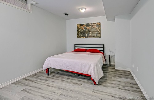 East Credit House | Spacious 2BR Guest Suite - Heart of Mississauga