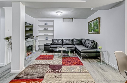 East Credit House | Spacious 2BR Guest Suite - Heart of Mississauga
