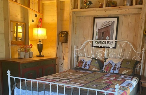 Marmora Cottage | Spacious Lakefront Cottage with 2 separate wings and Bunkie