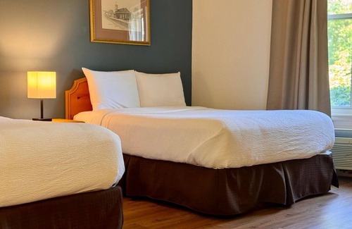 Perth South Hotel | Spacious Room w/Two Queen Beds