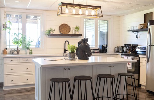 Loyalist House | Spacious Studio Basement Apartment Horse Farm Stay