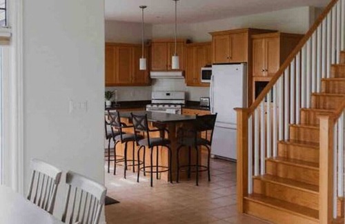 Plympton-Wyoming Cottage | Sparks Waterfront Cottages- Blue Point Bay