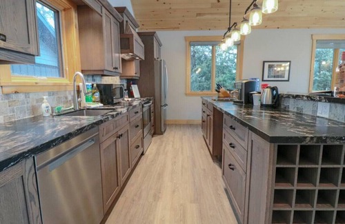 Port McNicoll Apartment | Spectacular Waterfront three Bedroom Home!