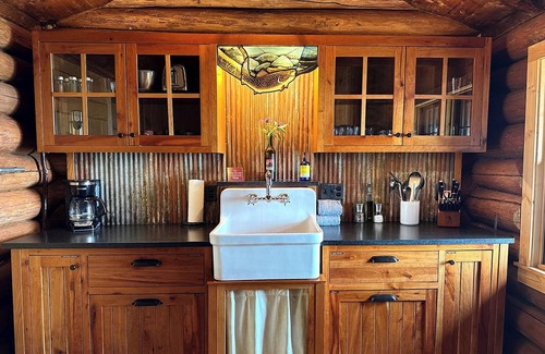 Lutsen Cabin | Storybook Northwoods Log Cabin on Lake Superior between Lutsen and Grand Marais