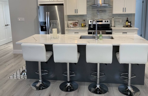 Brechin House | Stunning new bungalow on lake simcoe