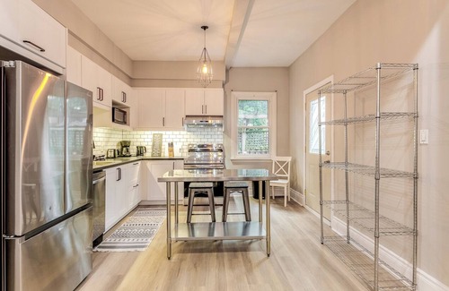 Palmerston - Little Italy House | Stunning Stay In Little Italy 2 Bedroom