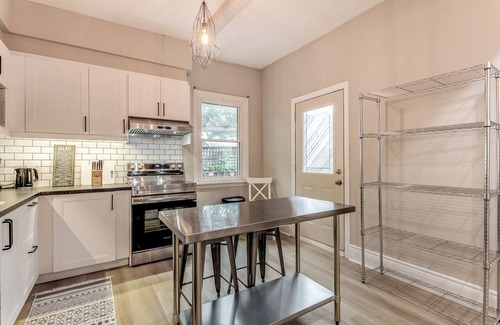 Palmerston - Little Italy House | Stunning Stay In Little Italy 2 Bedroom