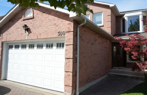 Mississauga House | Stylish Mississauga Escape Near Downtown