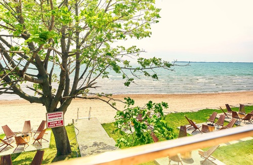 Wainfleet Cottage | Suite 207: Beautiful 2-Bedroom Beachfront Suite