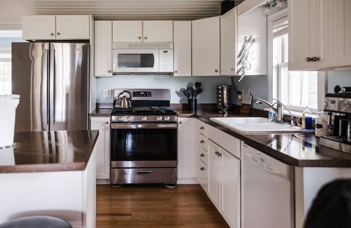 Wyoming Cabin | Sunset Bay - Experience Stunning Sunsets on Coon Lake - Charming 2 Bedroom House