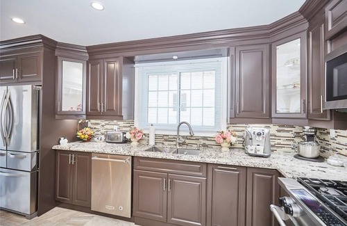 Niagara Falls House | SWEET HOME Modern 4 Bedroom 2 & 7 MINTS WALK TO CASINO & FALLS