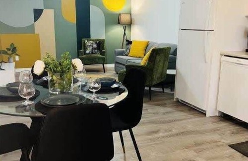 Bancroft House | The Artistry | Riverfront | Luxury & Comfort Await