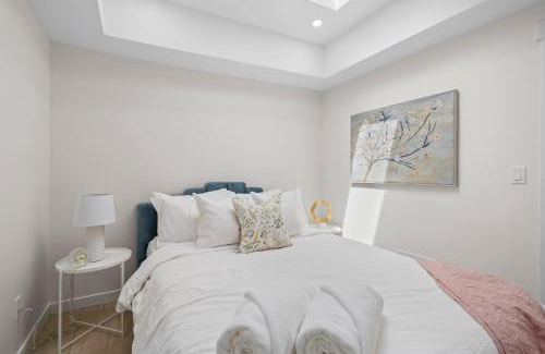 Belleville Apartment | The Belvedere:Front Street Flats