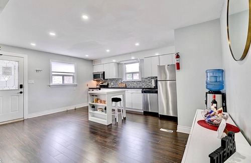 Brampton West House | THE CENTRAL OASIS | Beautifully Designed Private 3 Bedroom