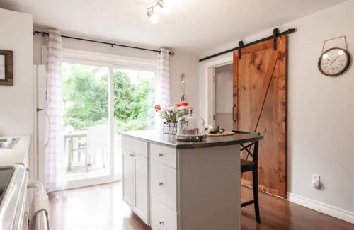 Waterloo House | The Cottage - Secluded Gem in the City