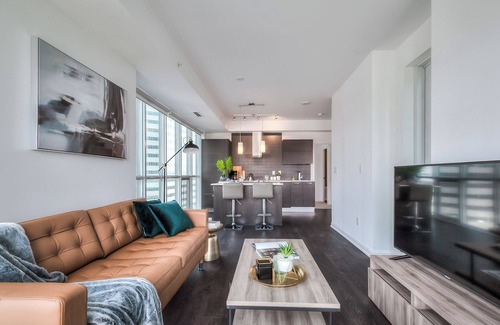 Garden District Apartment | The Greenville Deluxe Suites & Towers