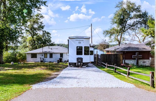 Big Lake House | Unwind in comfort at The Grand Legacy Lodge Luxury