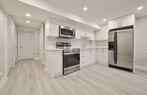 Hurontario Apartment | Upscale Space - 5 min from Square One