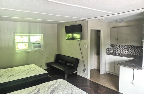 Dorset House | Walk out deck room 3, Minutes From the Lake, Boat Launch, Dorset Tower