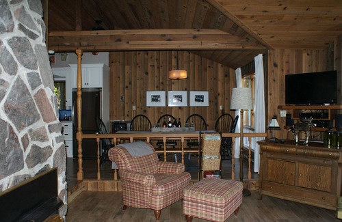 McKellar Cottage | Waterfront Cottage , 5 Bedrooms & Boathouse