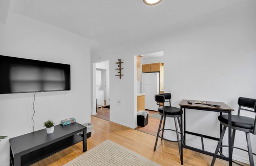 Woodslee House | Waterfront Retreat: 6BR Home, BBQ, Sleeps 10