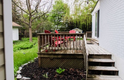Sunnyside House | Westdale Suites Kingston
