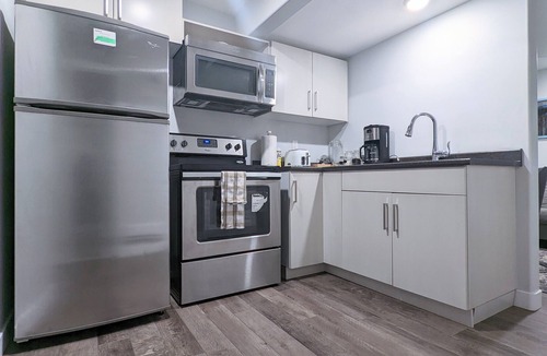Stonebridge House | Über-clean, cozy, private suite - Stonebridge